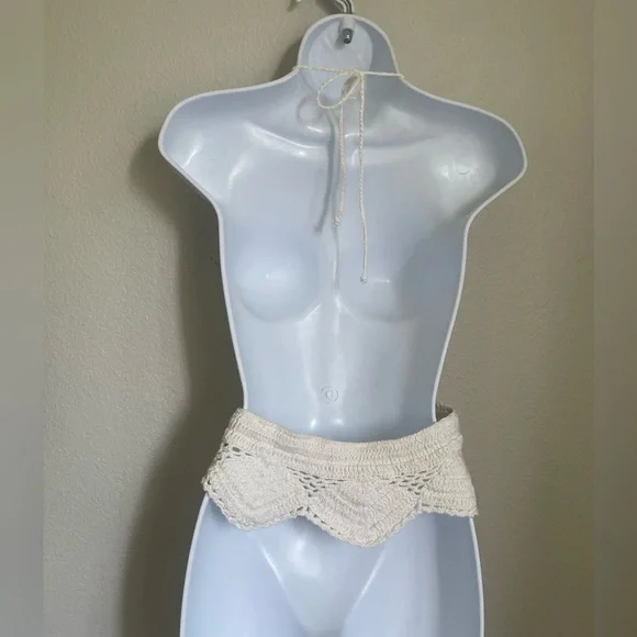 Cotton On XL Cream Crochet Halter Crop Top – Boho Festival Adjustable Tie Back - Picture 3 of 10